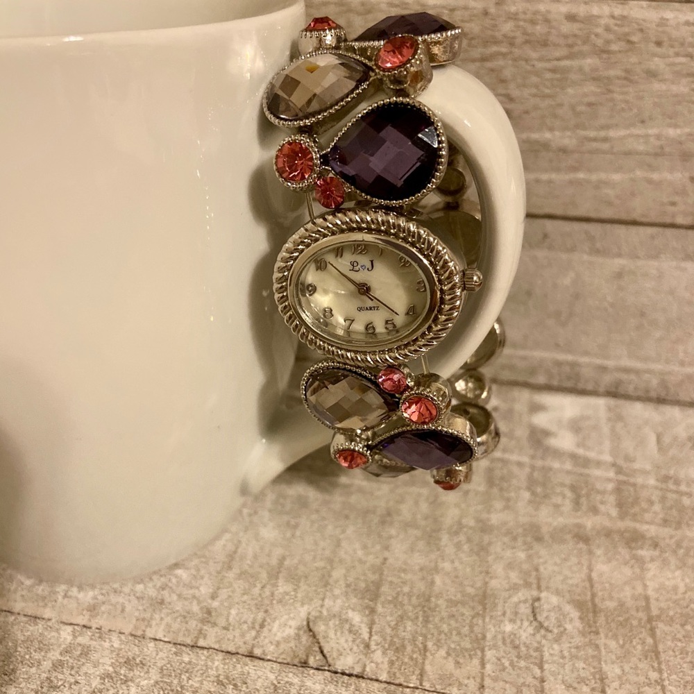 Watch  🍓6 for $25🍓